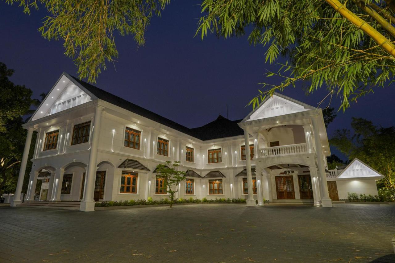 Hotel Heritage Plaza Kottayam Buitenkant foto
