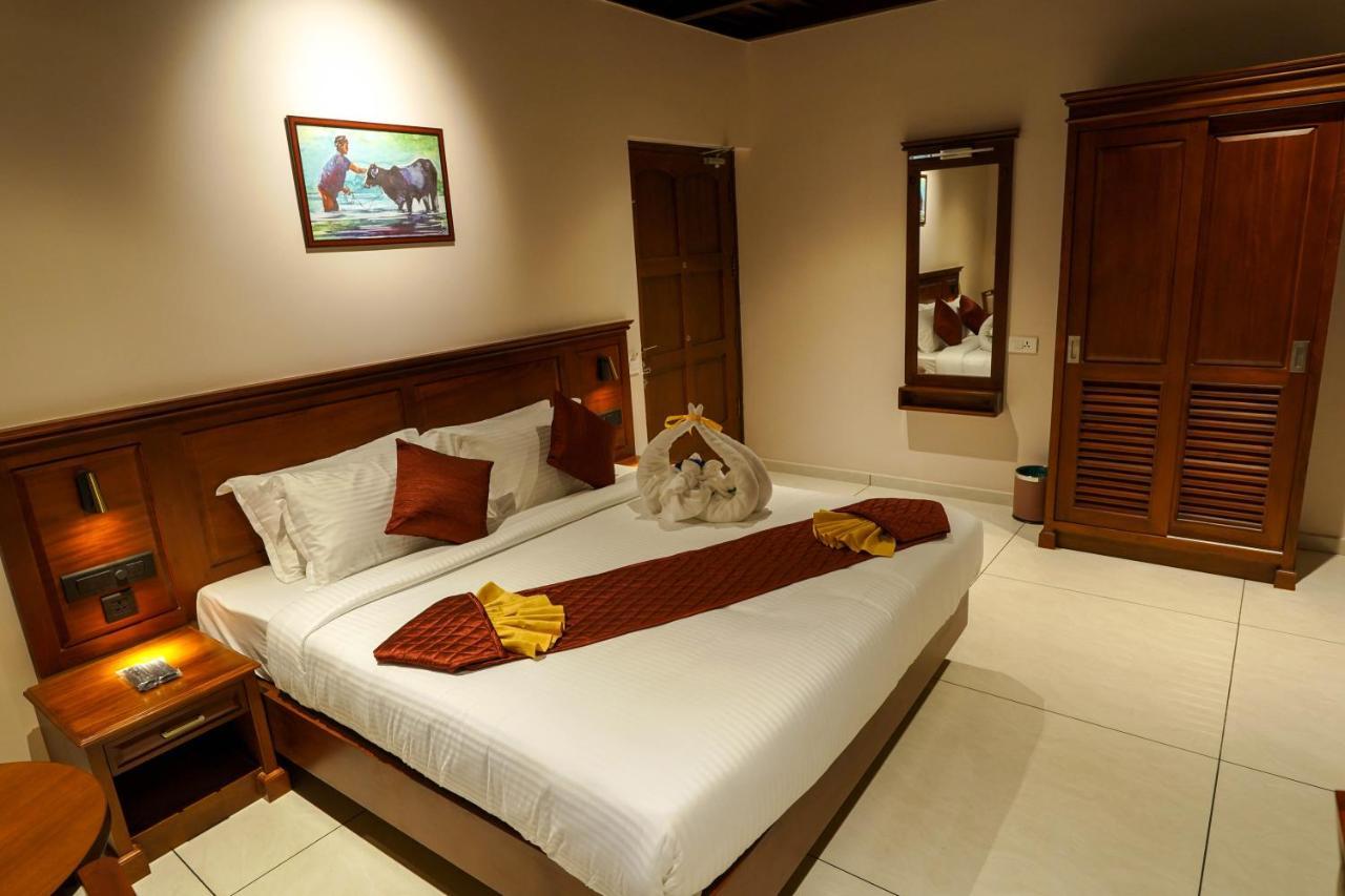 Hotel Heritage Plaza Kottayam Buitenkant foto