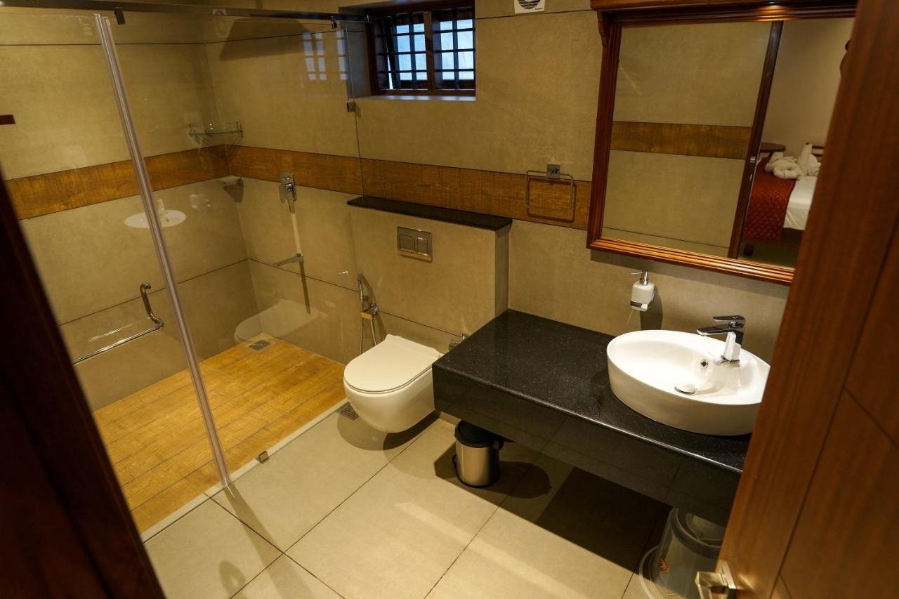 Hotel Heritage Plaza Kottayam Buitenkant foto