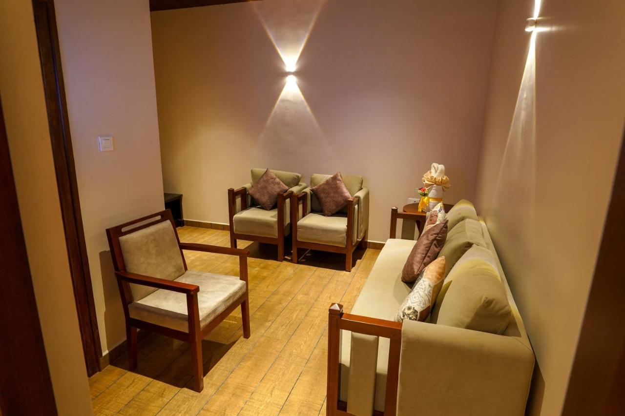 Hotel Heritage Plaza Kottayam Buitenkant foto