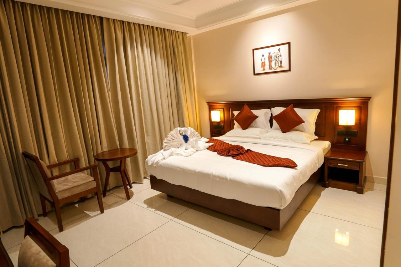 Hotel Heritage Plaza Kottayam Buitenkant foto