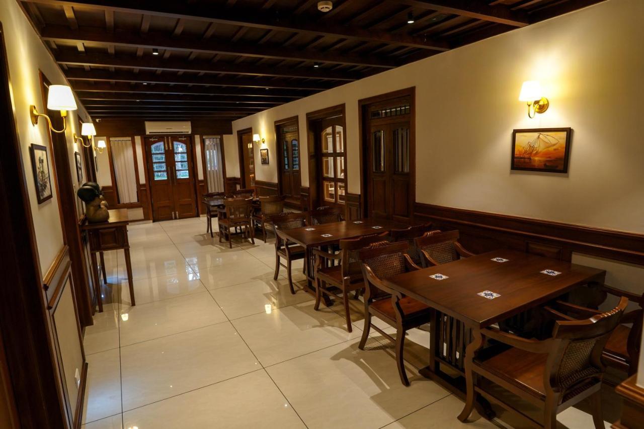Hotel Heritage Plaza Kottayam Buitenkant foto