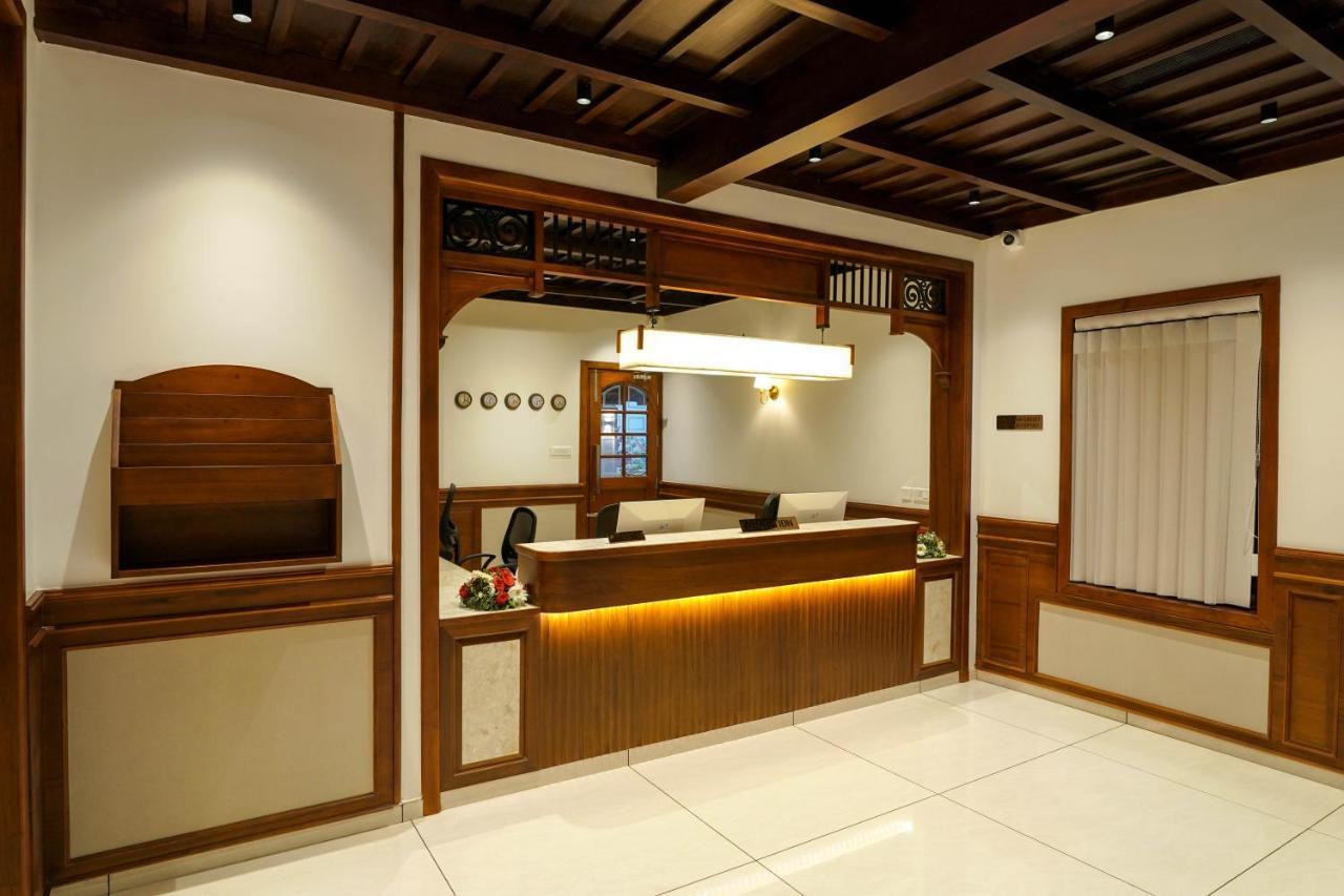 Hotel Heritage Plaza Kottayam Buitenkant foto